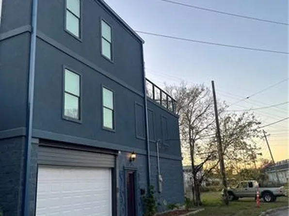 8906 Plum St, New Orleans, LA 70118