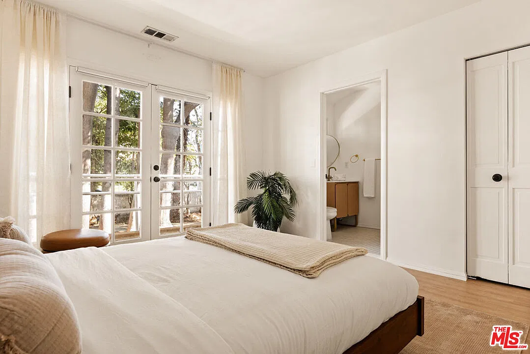 2 bed, 2.0 bath, 1272 sqft, $6,750 — Photo 4