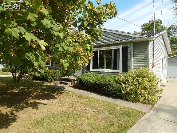 5th image of 2051 Ainsworth St