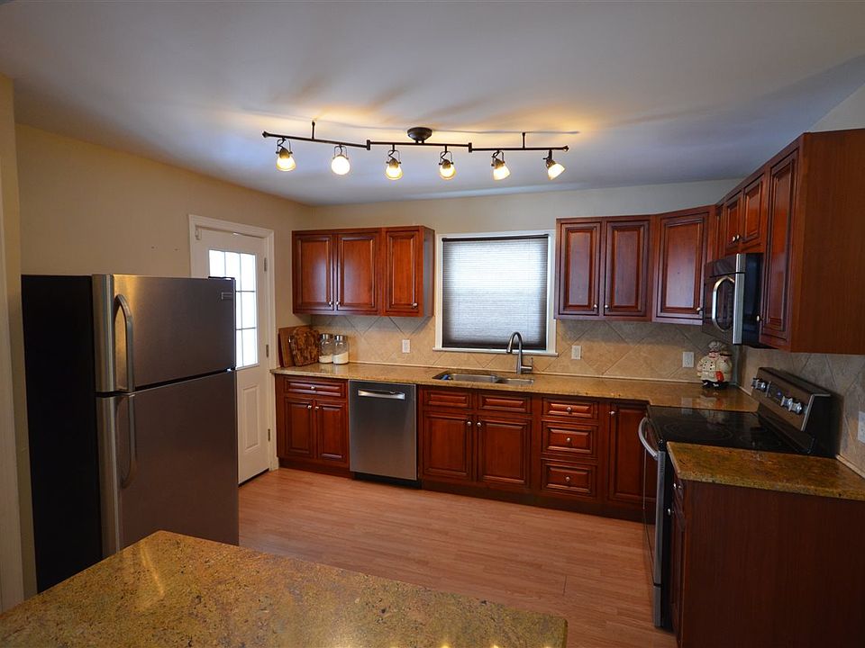 1214 Sumner Ave, Schenectady, NY 12309 Zillow