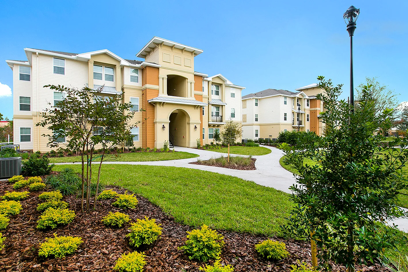 Osceola Bend Apartment Homes — Photo 3