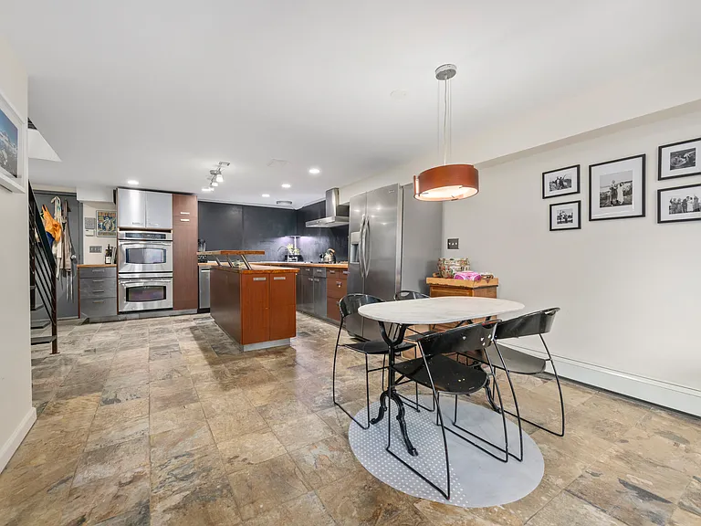 643 Warren St #1 — Photo 4