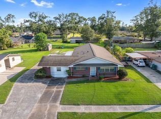 1401 Maria Dr, Sulphur, LA 70663
