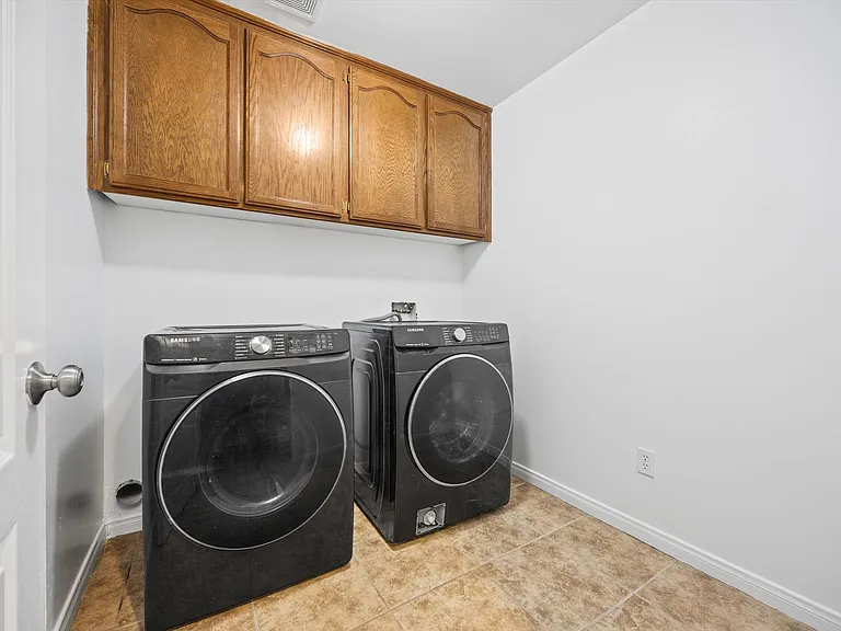 11610 Invidia Ct — Photo 40