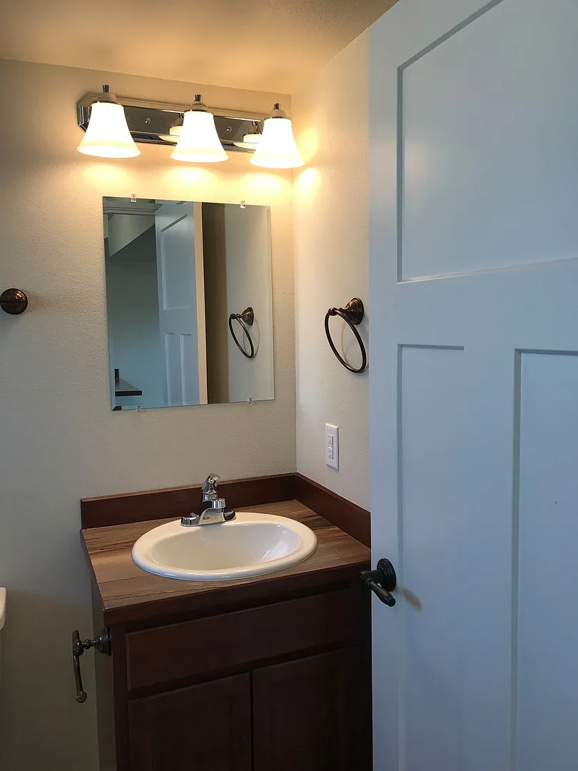 Beluga Flats — Photo 3