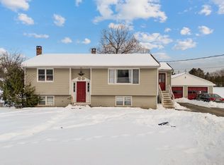 37 Page Ave, Wiscasset, ME 04578