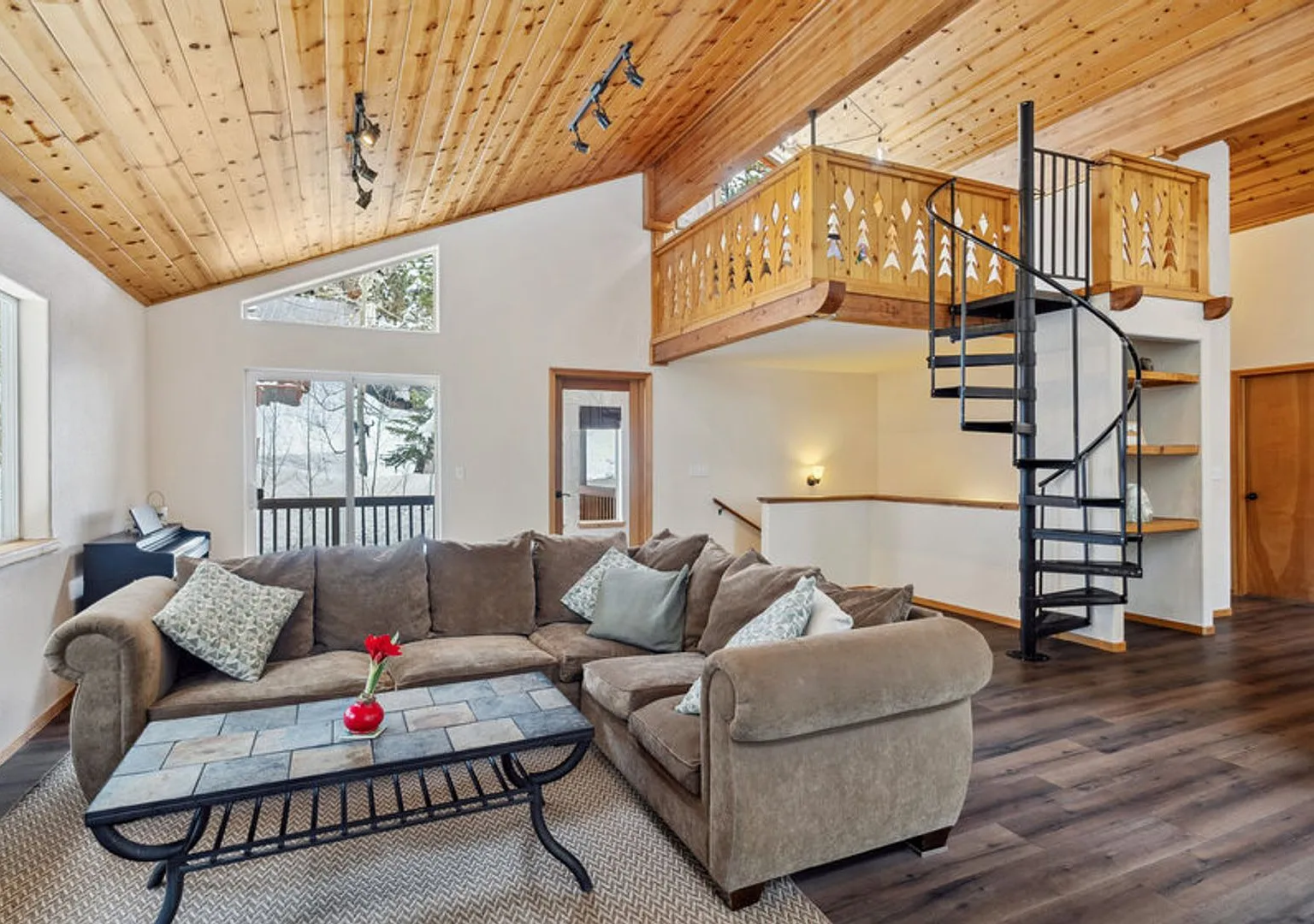 Spacious Prosser Lakeview Estates Long Term Rental — Photo 1