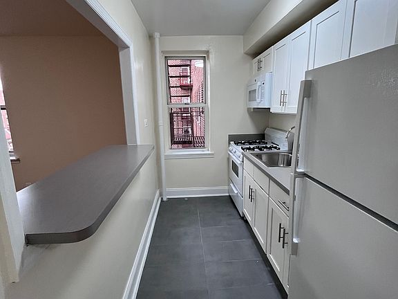 3rd image of 1483 Shore Pkwy APT 4E