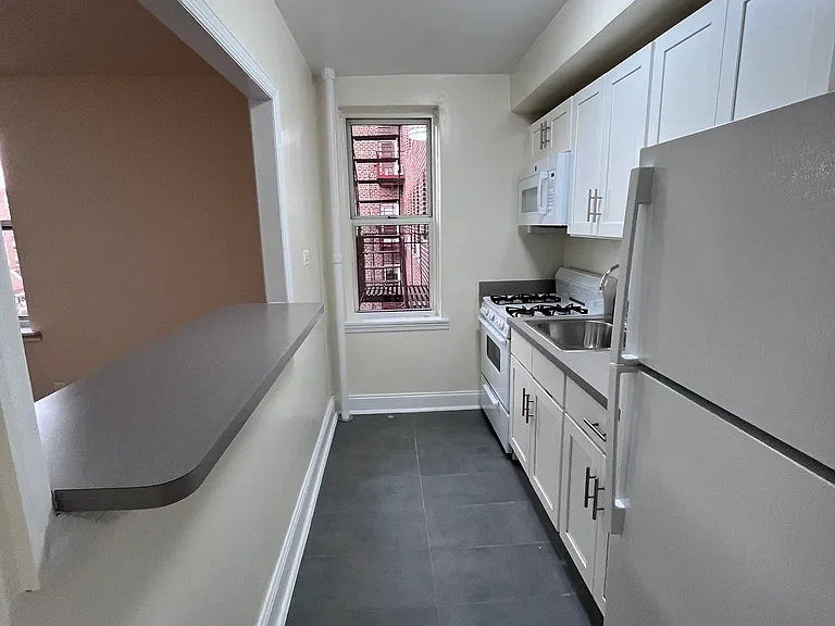 1483 Shore Pkwy #4E — Photo 3