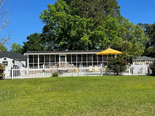 1105 Hobbs Dr, Summerton, SC 29148