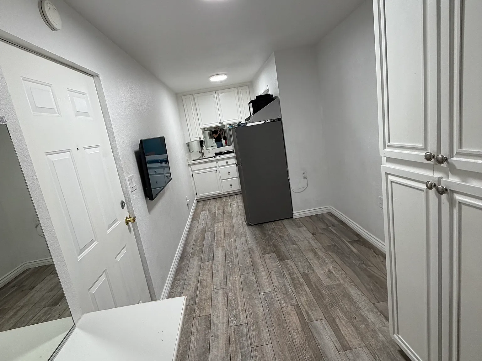 Studio, 150 sqft, $1,245 — Photo 3
