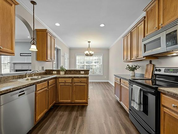 4th image of 415 Carolina Ave