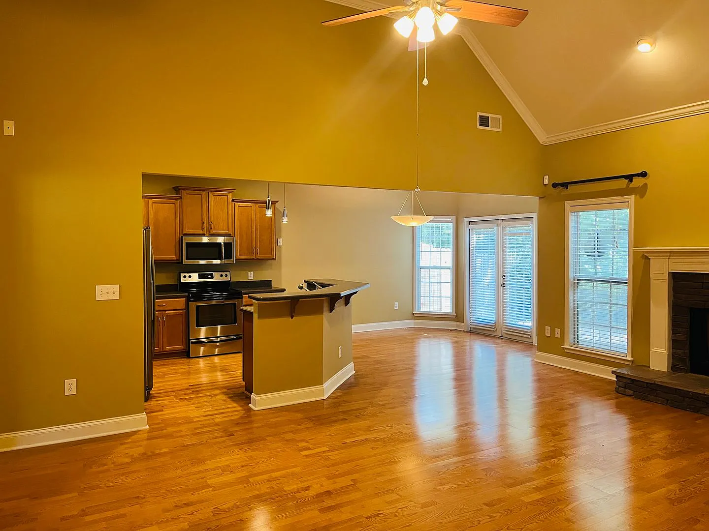 Wow! 3 bedroom 2 bathroom, home in Stillwood Farms! Must see! — Photo 4