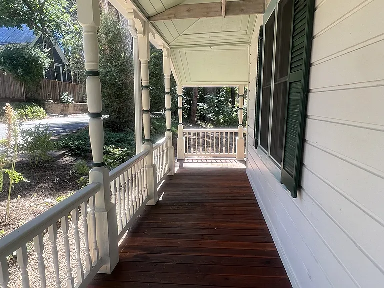 228 B St — Photo 35