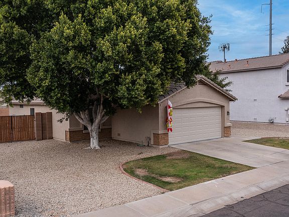 3rd image of 3402 E MENADOTA Drive