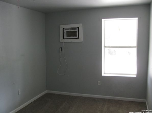 san-antonio-texas-169079185 picture