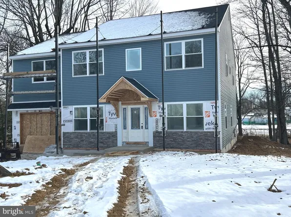 2718 Avenue C, Levittown, PA 19056