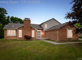 3565 Aynsley Dr, Rochester Hills, MI 48306