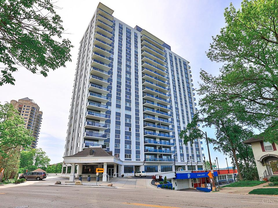 1st image of 2200 Victory Pkwy Unit 2103