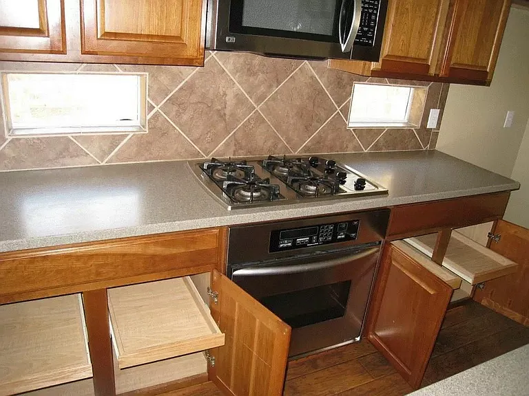 2406 Beeleigh Ct — Photo 7