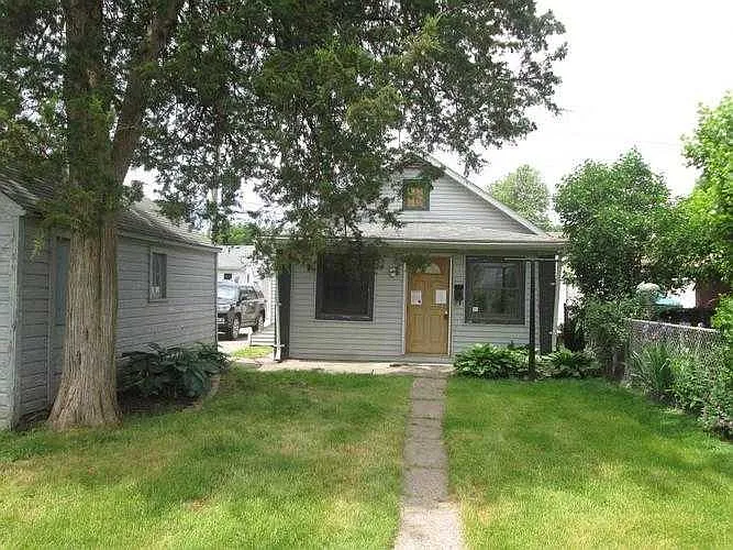 1822 44th St photo 1