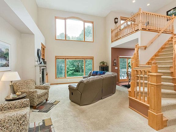 5th image of 3301 181st Ave NW