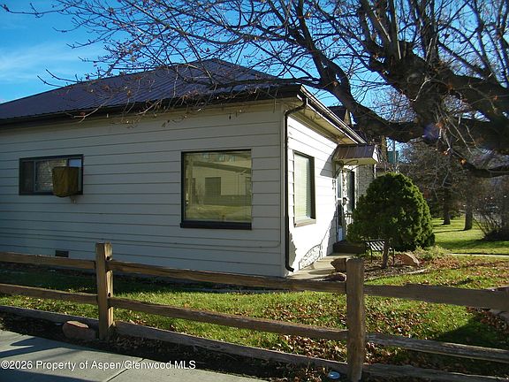 4th image of 758 Railroad Ave