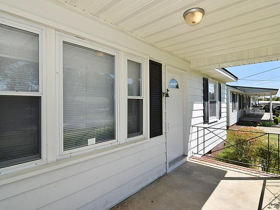 4th image of 1938 Roys Lane