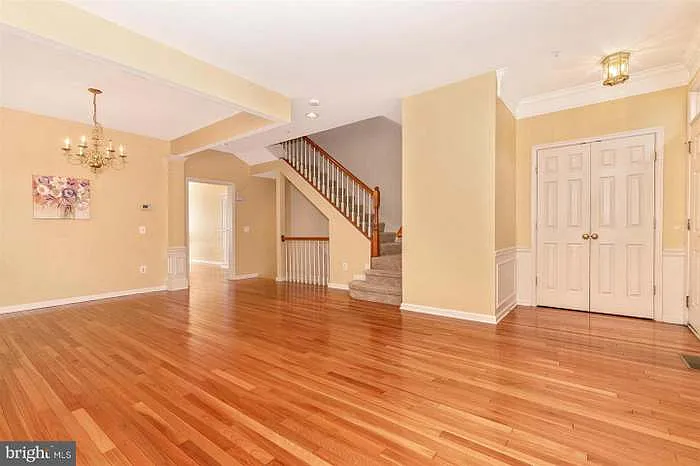 19411 Rayfield Dr — Photo 7