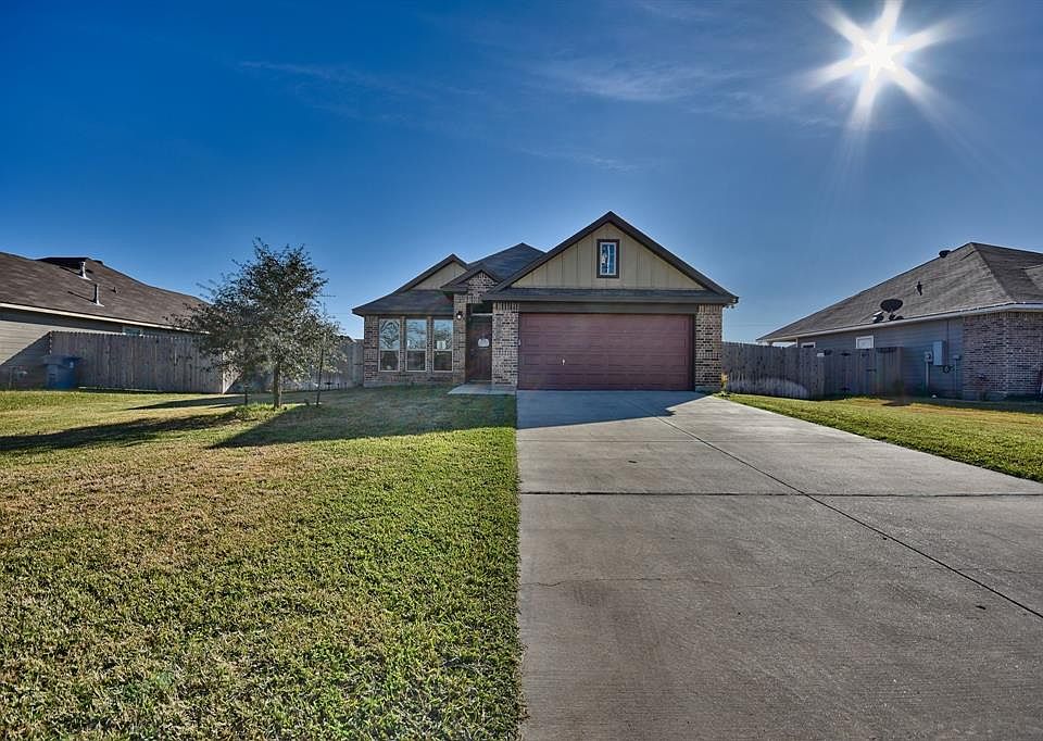 1st image of 807 Heritage Dr
