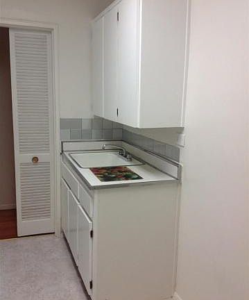 3rd image of 665 Thwaites Pl APT 4D