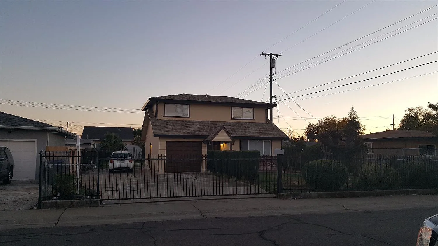 2812 52nd Ave photo 1