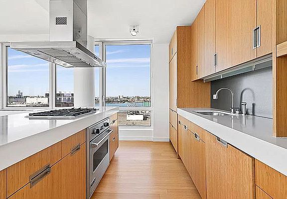 3rd image of 450 W 17th St APT 2107