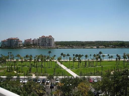 4th image of 400 S Pointe Dr APT 809