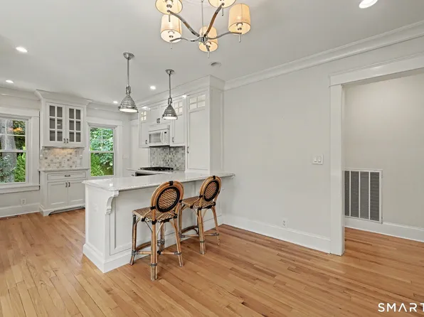 5 Oakland Ter, Darien, CT 06820