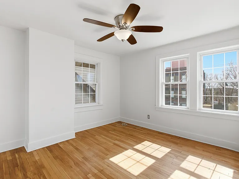 240 Ridgewood Ave — Photo 23
