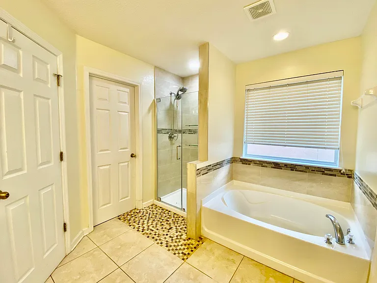 5820 Parkstone Crossing Dr — Photo 33