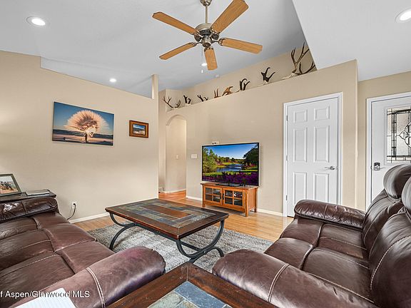 5th image of 2703 Acacia Ct