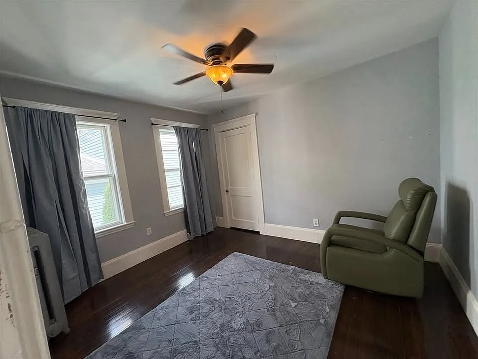 3 bed, 999 sqft, $2,950 — Photo 4