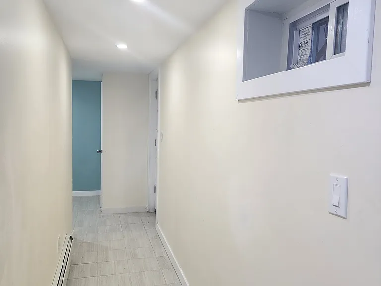 16914 Grand Central Pkwy #1A — Photo 9
