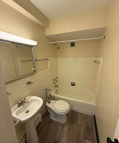 1400 Chicago Ave — Photo 16