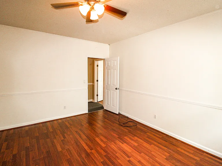 116 Greenbriar Trl — Photo 3