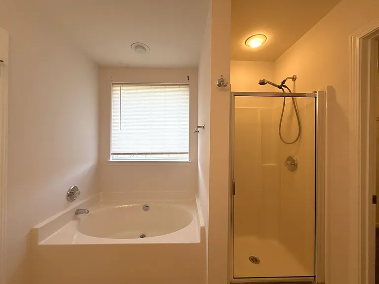 2807 Forest Grove Ct — Photo 11