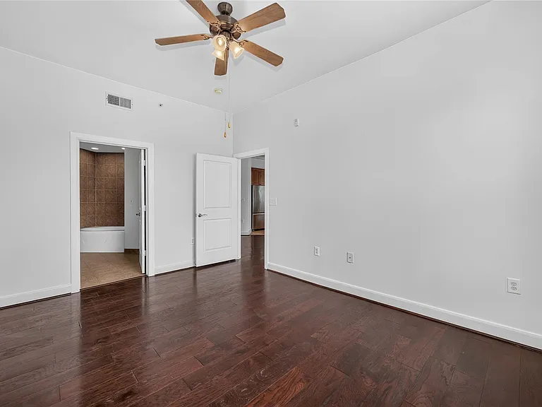 1010 Rosine St #35 — Photo 18