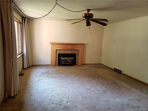 3rd image of 501 Woodland Dr