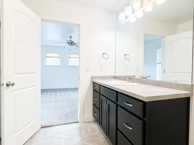 1863 S 1425 W — Photo 11