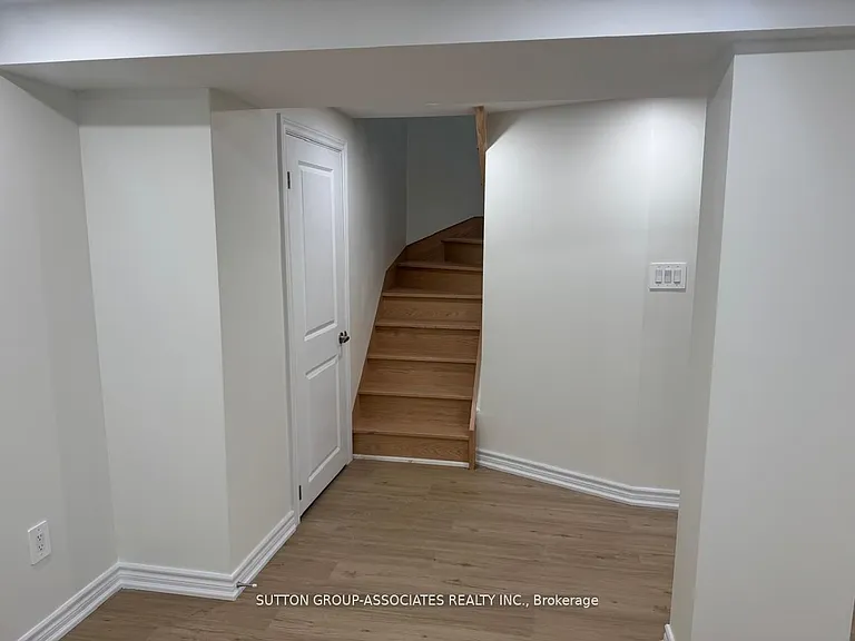 121 Yardley Ave — Photo 21
