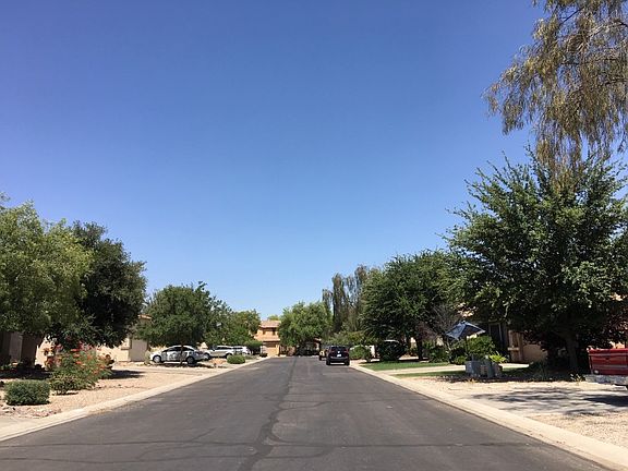 5th image of 511 E Chelsea Dr