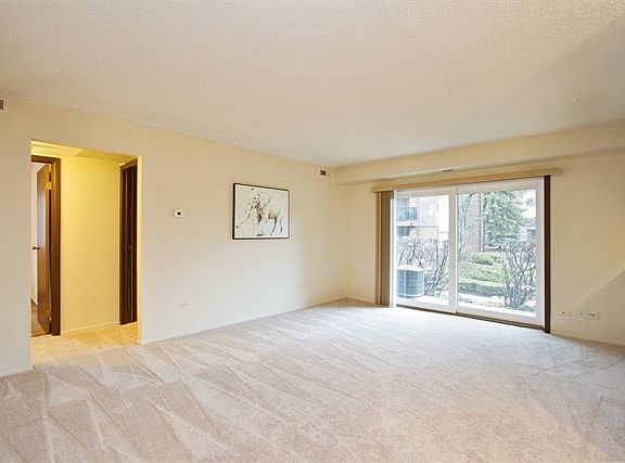 3rd image of 13931 James Dr APT 804