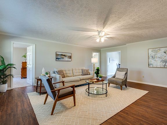 5th image of 108 Deerwood Dr
